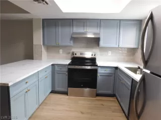 Photo #3: 2756271 Listing