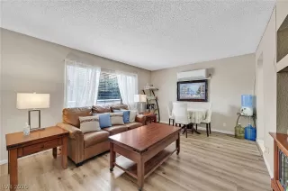 Photo #5: 2756281 Listing 