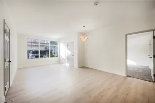 Photo #4: 2756296 Listing