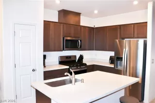 Photo #1: 2756355 Listing