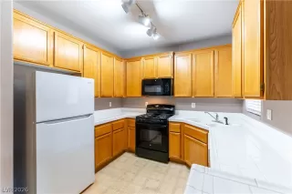 Photo #3: 2756384 Listing 