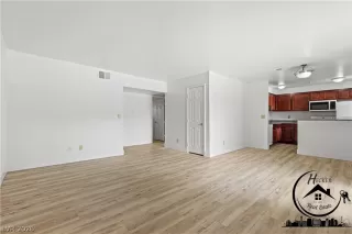 Photo #4: 2756429 Listing 