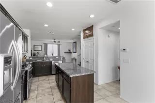 Photo #4: 2756439 Listing 