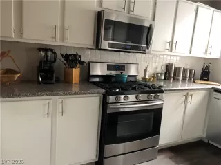 Photo #2: 2756455 Listing