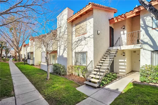 MLS: 2756471 Condo For Sale