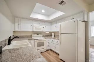 Photo #5: 2756471 Listing