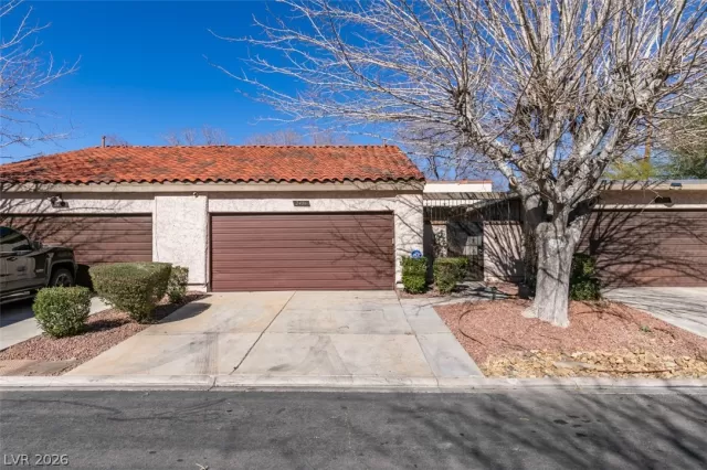 MLS: 2756510 Condo For Sale