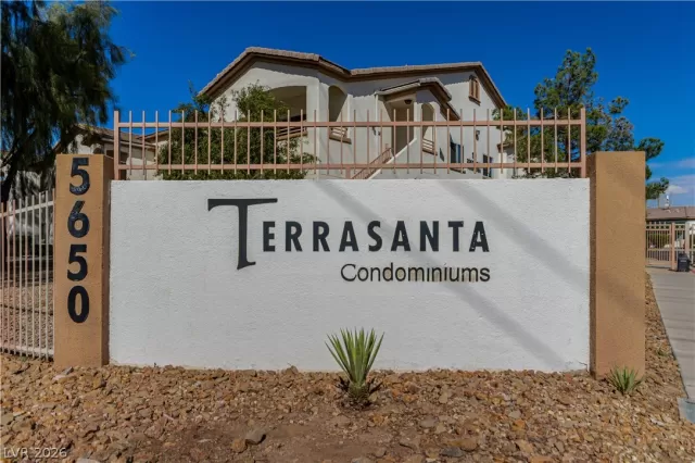 MLS: 2756514 Condo For Sale