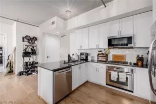 Photo #5: 2756523 Listing