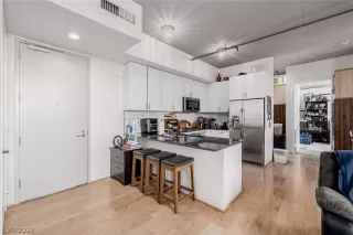 Photo #6: 2756523 Listing