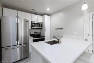 Photo #2: 2756616 Listing 