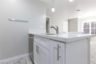 Photo #4: 2756616 Listing 