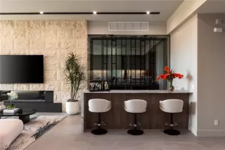 Photo #3: 2756634 Listing