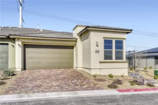 Photo #3: 2756687 Listing