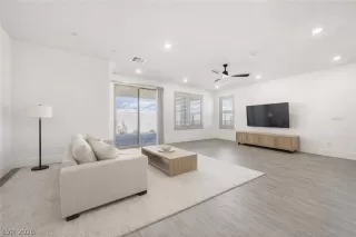 Photo #5: 2756687 Listing