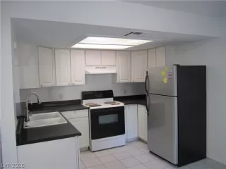 Photo #3: 2756733 Listing 