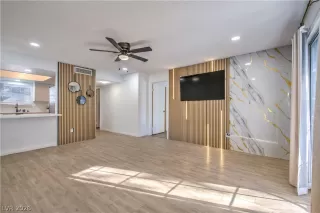 Photo #2: 2756740 Listing