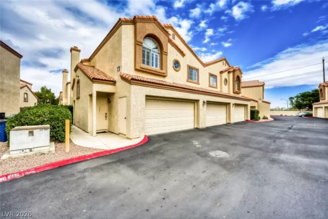 MLS: 2756746 Condo For Sale