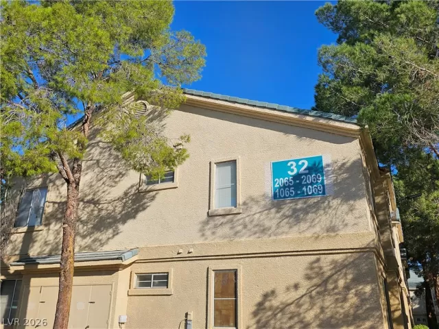 MLS: 2756792 Condo For Sale