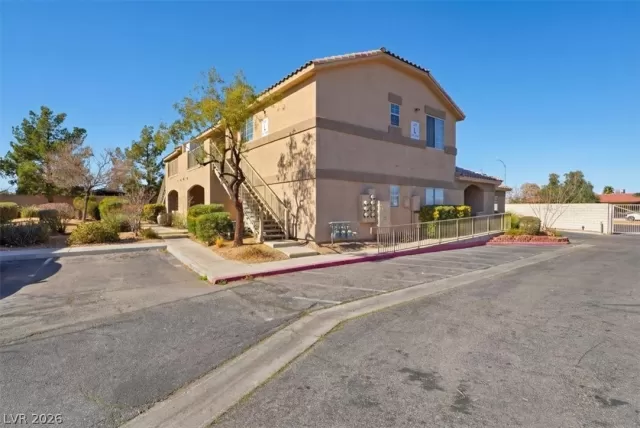 MLS: 2756885 Condo For Sale