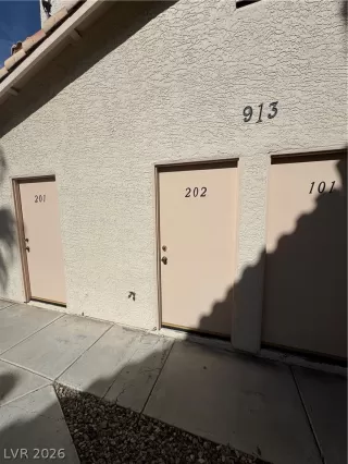 Photo #3: 2756897 Listing