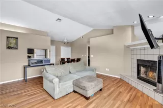 Photo #3: 2756901 Listing 