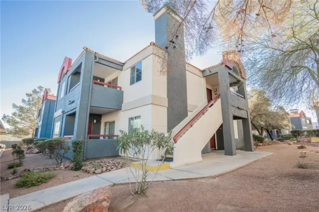 MLS: 2756911 Condo For Sale