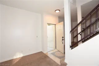 Photo #6: 2756920 Listing