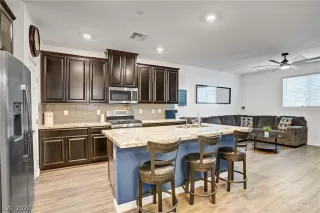 Photo #3: 2756921 Listing 