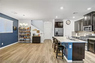 Photo #4: 2756921 Listing 