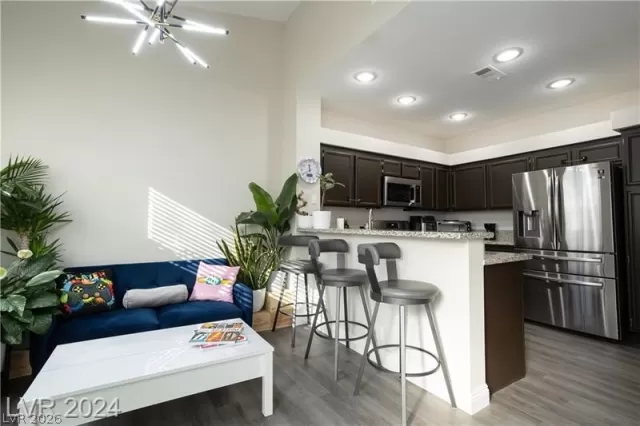 MLS: 2756922 Condo For Sale