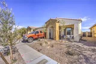 Photo #2: 2756946 Listing 