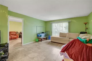 Photo #2: 2756955 Listing