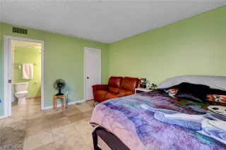 Photo #6: 2756955 Listing