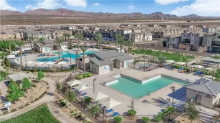 Photo #2: 2756964 Listing 