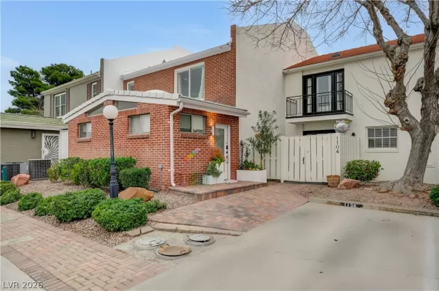 MLS: 2757034 Condo For Sale