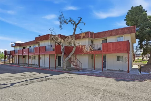 MLS: 2757046 Condo For Sale