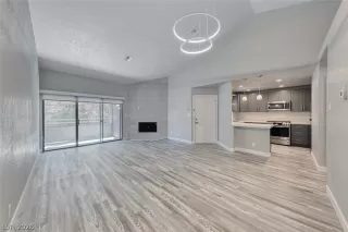 Photo #4: 2757057 Listing