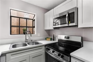 Photo #3: 2757096 Listing 