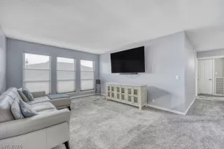 Photo #3: 2757117 Listing