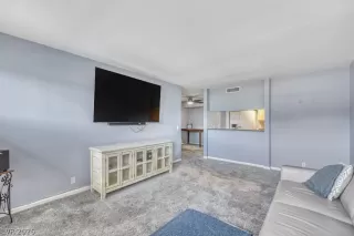 Photo #4: 2757117 Listing