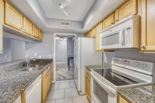 Photo #5: 2757117 Listing