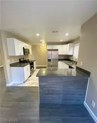 Photo #1: 2757139 Listing