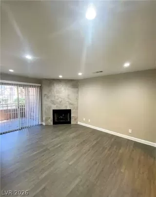 Photo #3: 2757139 Listing