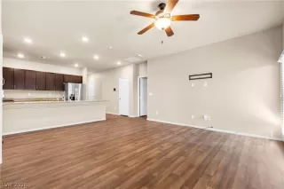 Photo #3: 2757160 Listing