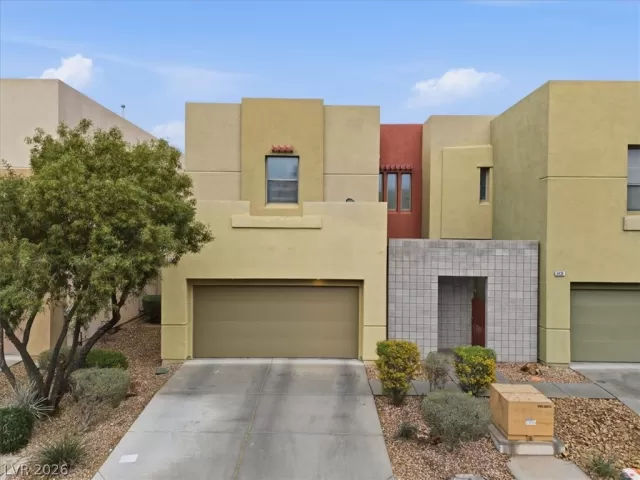 MLS: 2757164 Condo For Sale