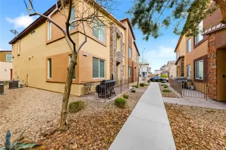 Photo #4: 2757234 Listing