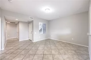 Photo #4: 2757306 Listing