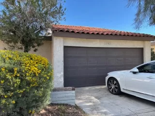 Photo #2: 2757357 Listing