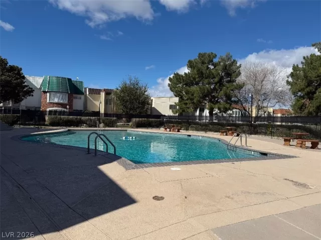 MLS: 2757398 Condo For Sale